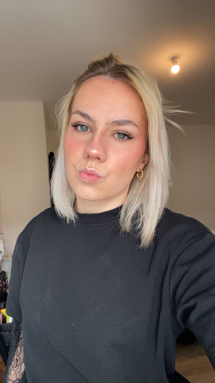 Ambre Wild, esthéticienne